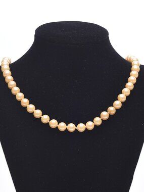 Vintage Cultured Pearl 21" necklace with silver clasp